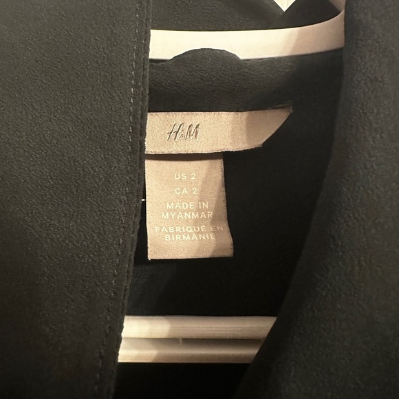3/$30 ✨ Black H&M blouse​​ - Picture 6 of 6
